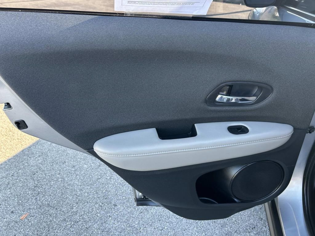 Used 2022 Honda HR-V LX image 18