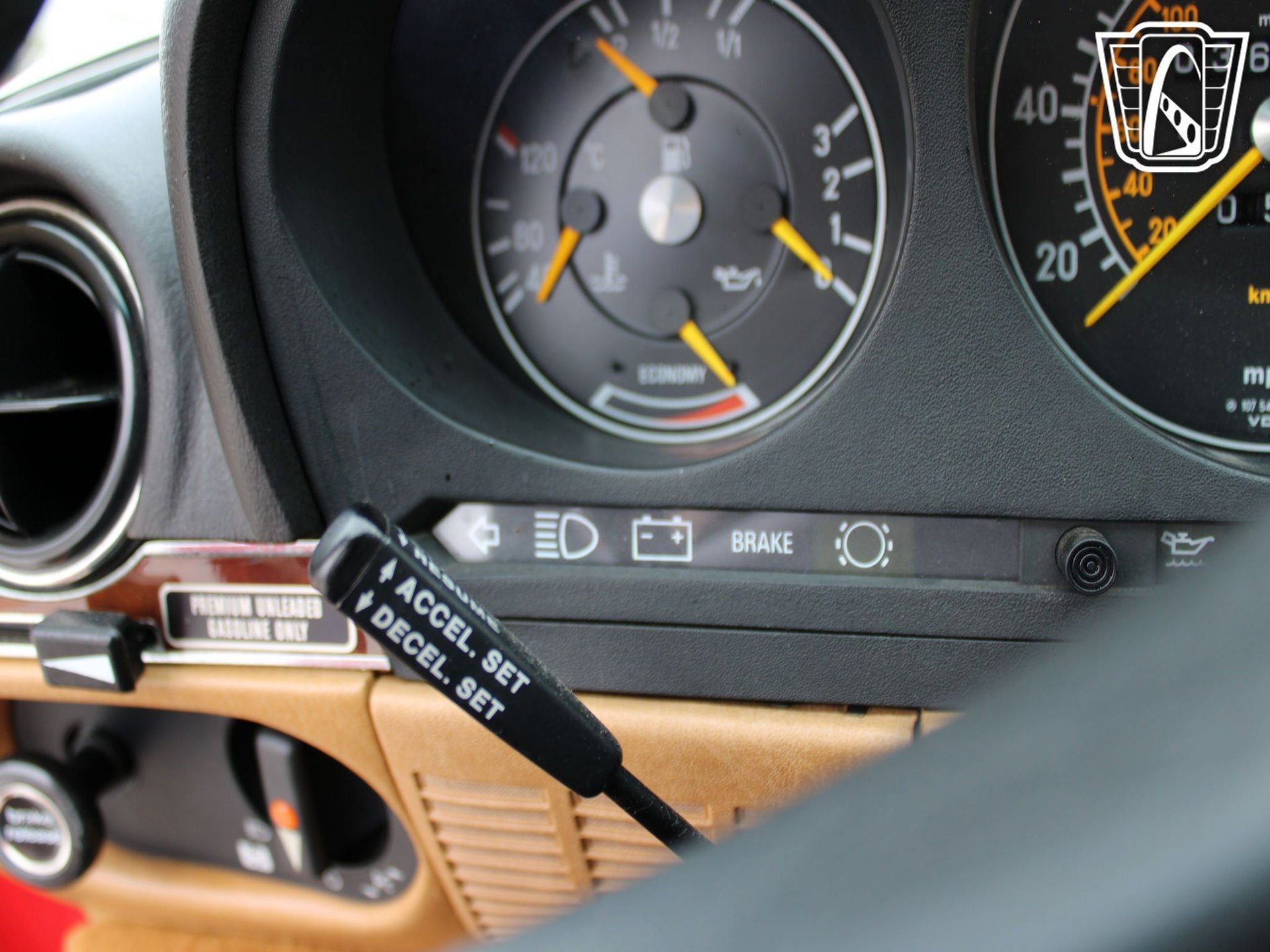 Used 1988 Mercedes-Benz 560 SL image 40