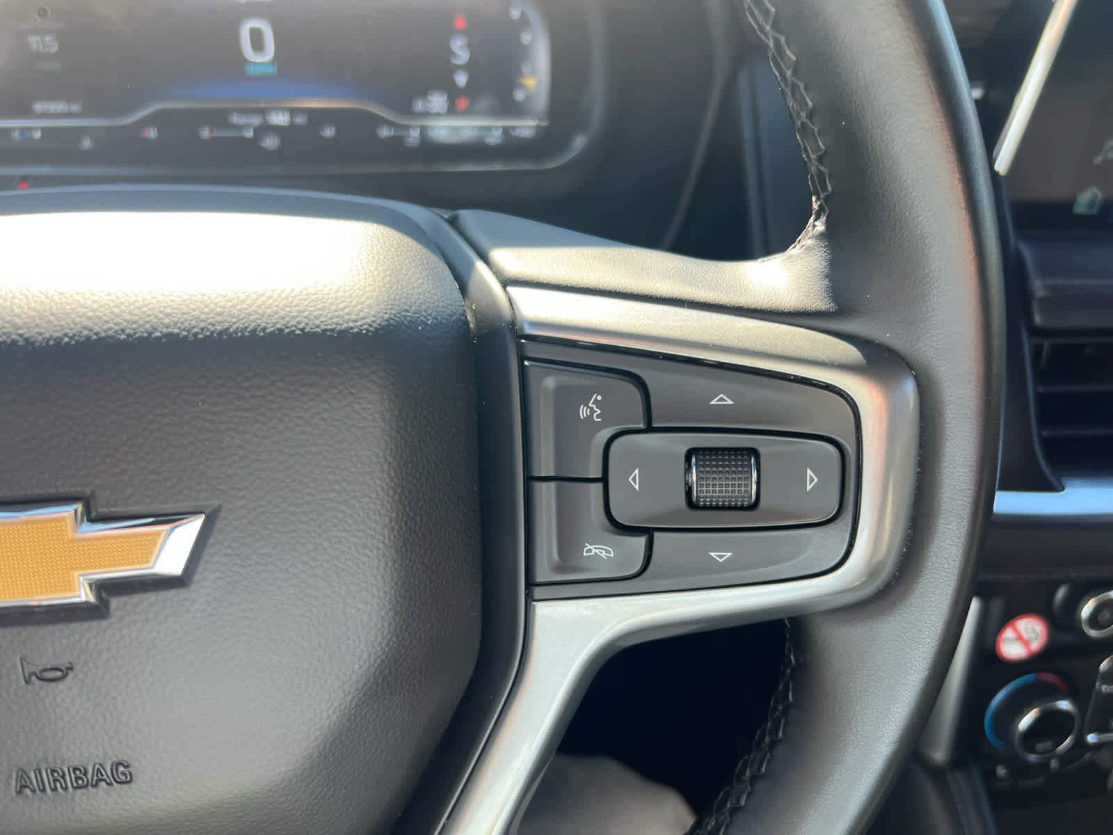 Used 2024 Chevrolet Suburban LT image 21