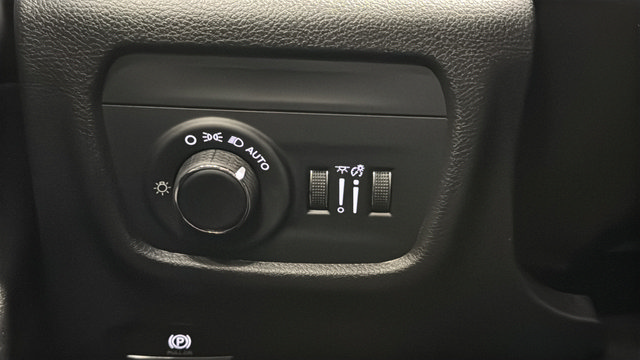 New 2026 Jeep Grand Cherokee Altitude AWD/4WD image 37