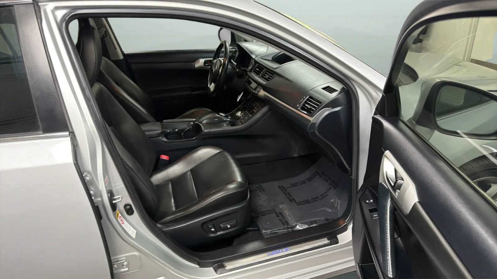 Used 2013 Lexus CT 200h w/ Premium Pkg w/Navigation FWD image 22
