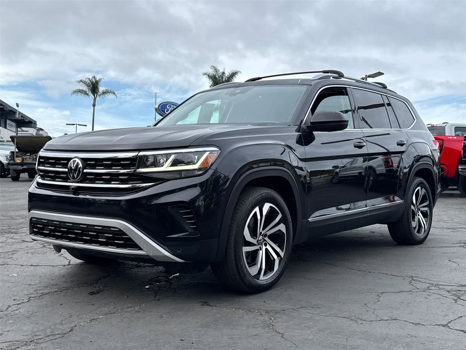 Used 2021 Volkswagen Atlas SEL Premium AWD/4WD image 4