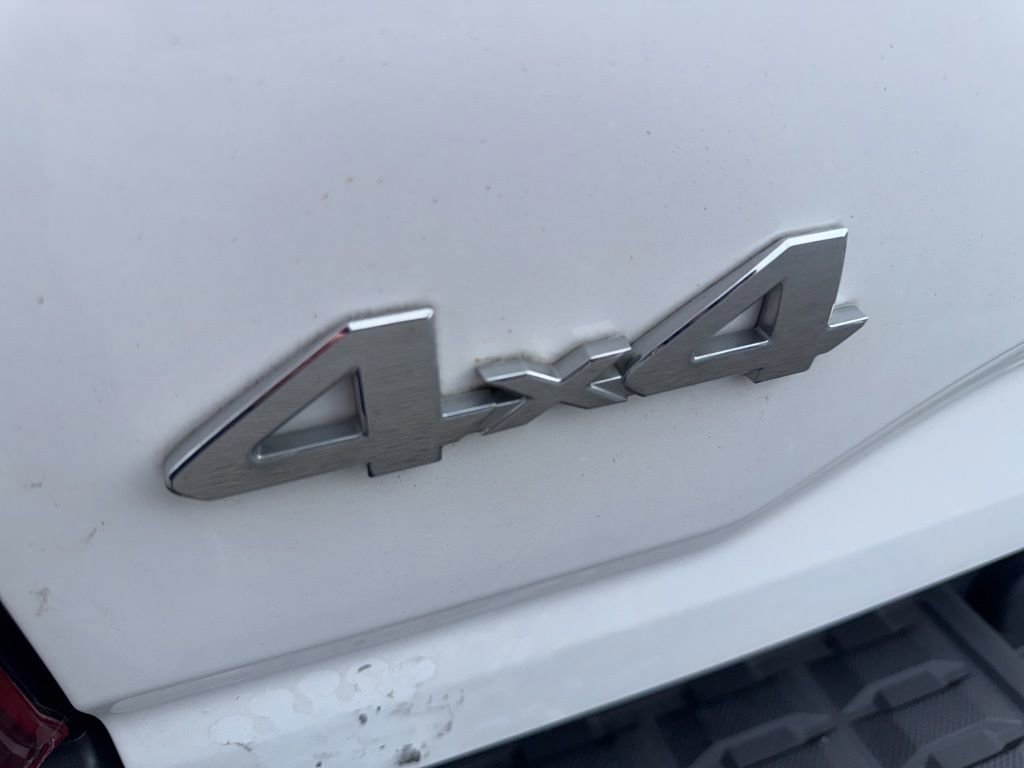 Used 2018 Toyota Tacoma SR image 5