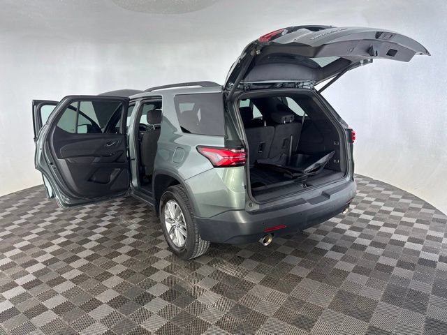 Used 2023 Chevrolet Traverse LT AWD/4WD image 16