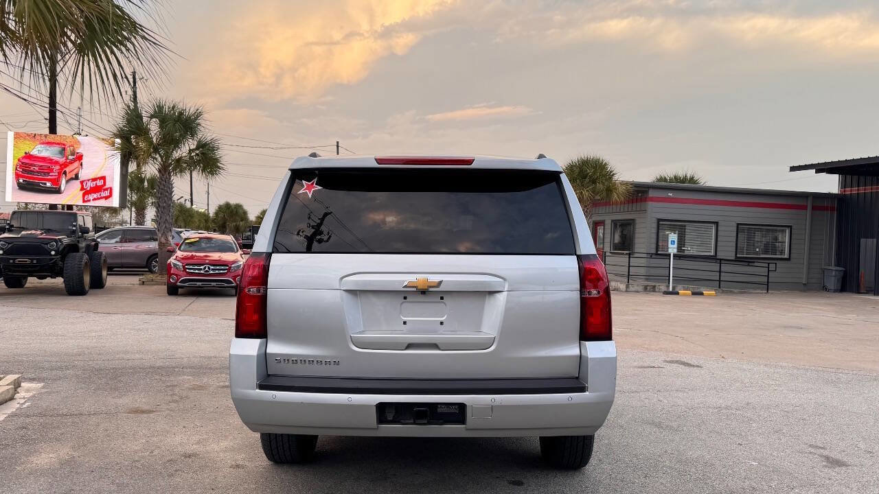 Used 2018 Chevrolet Suburban LT AWD/4WD image 5