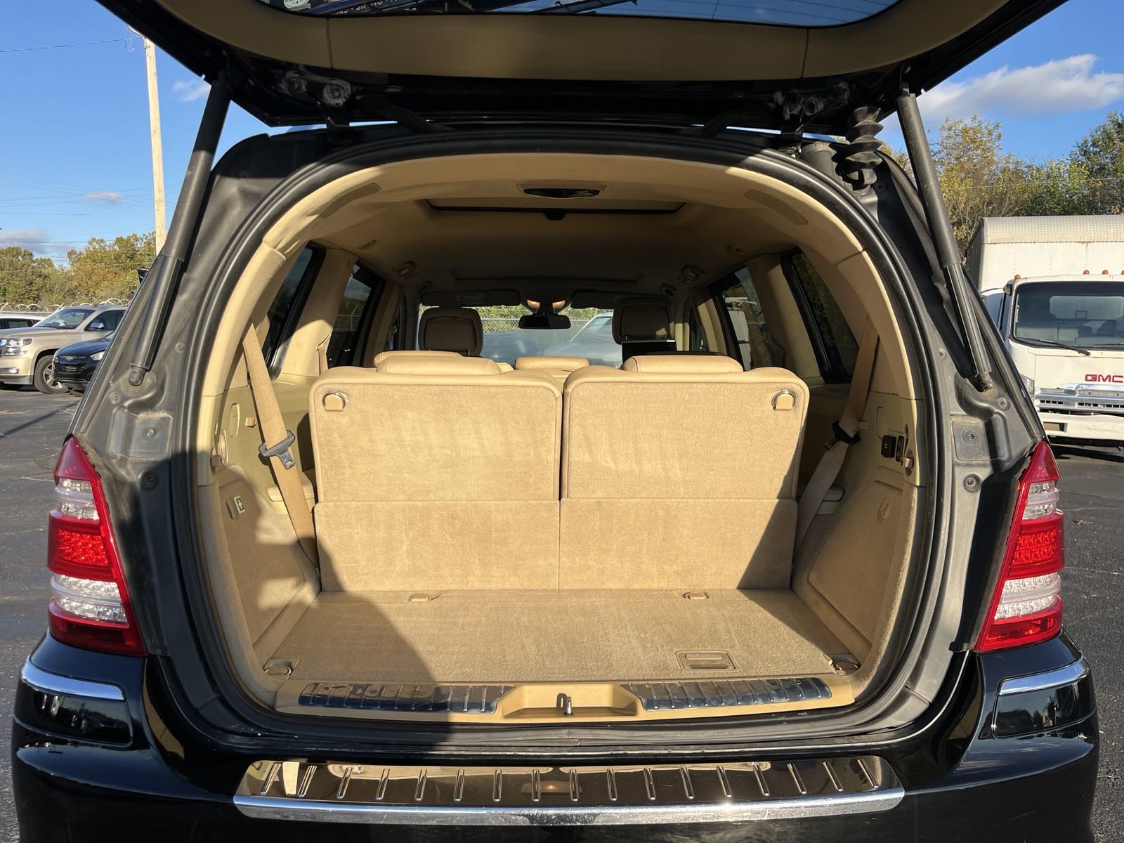 Used 2011 Mercedes-Benz GL 450 4MATIC image 15