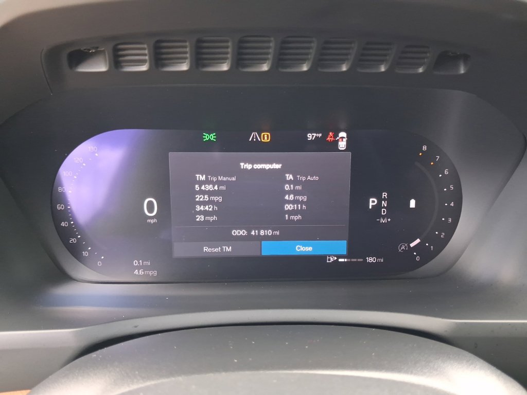 Certified 2024 Volvo XC90 B5 Plus w/ Protection Package Premier AWD/4WD image 18