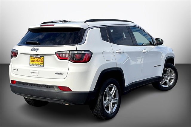 Used 2024 Jeep Compass Latitude image 14