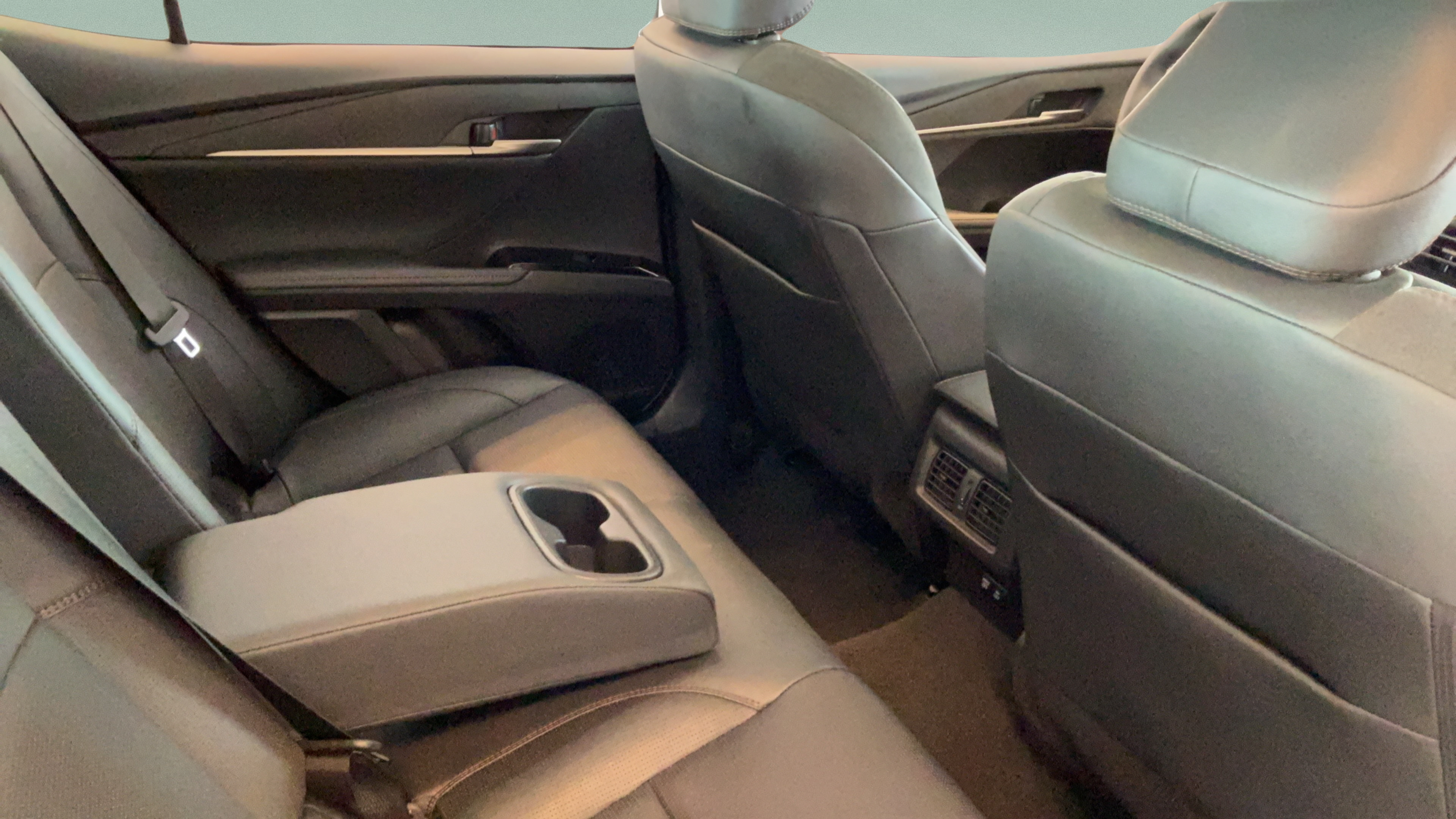Certified 2025 Toyota Camry XLE w/ Premium Plus Package FWD image 31
