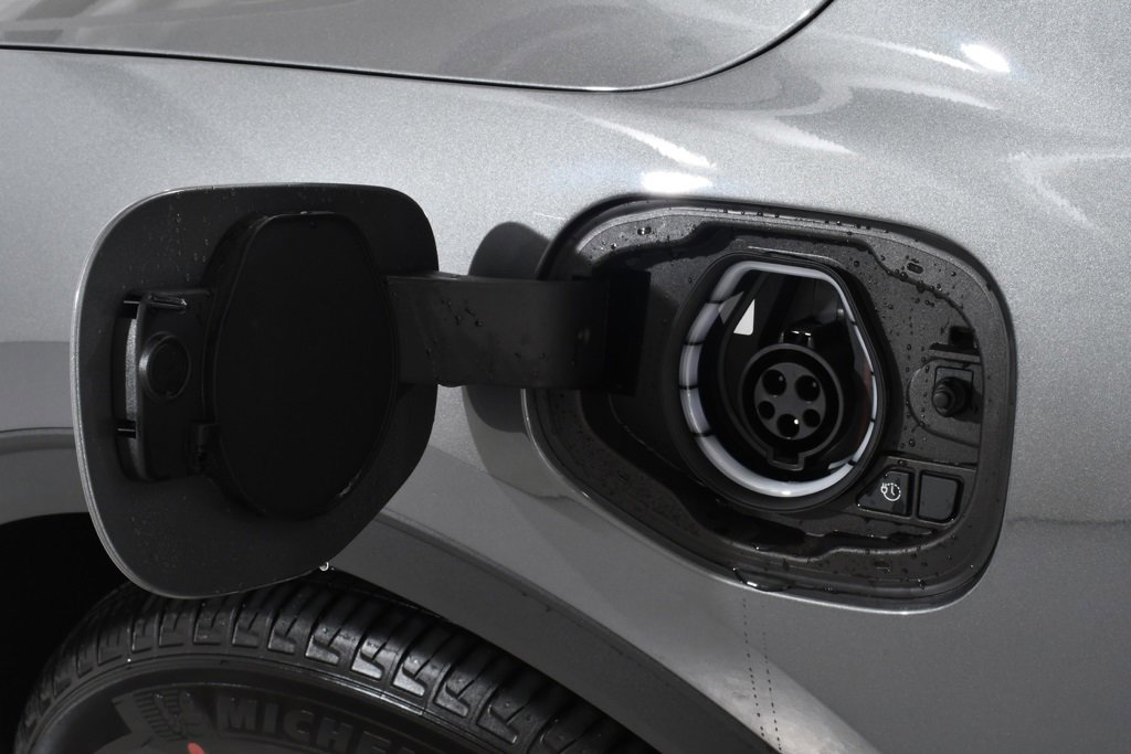 New 2025 Ford Escape SE w/ PHEV Premium Package image 23