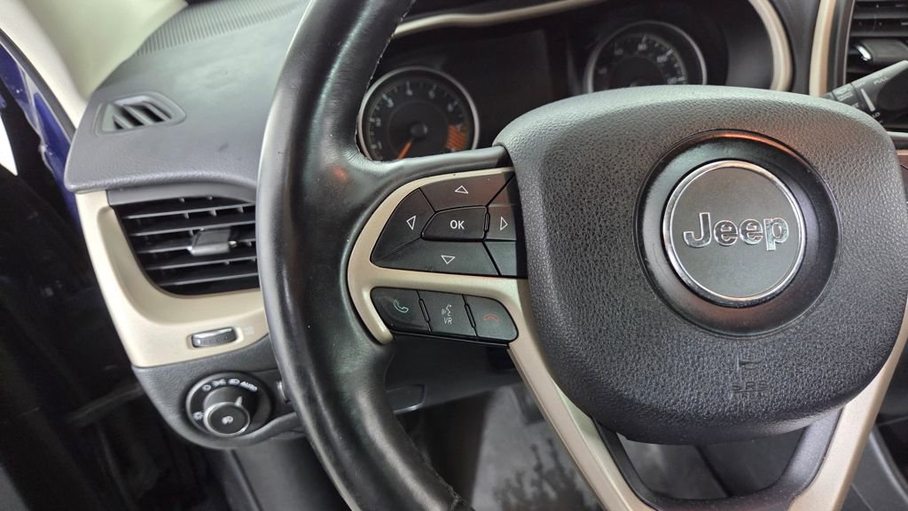 Used 2015 Jeep Cherokee Limited image 17
