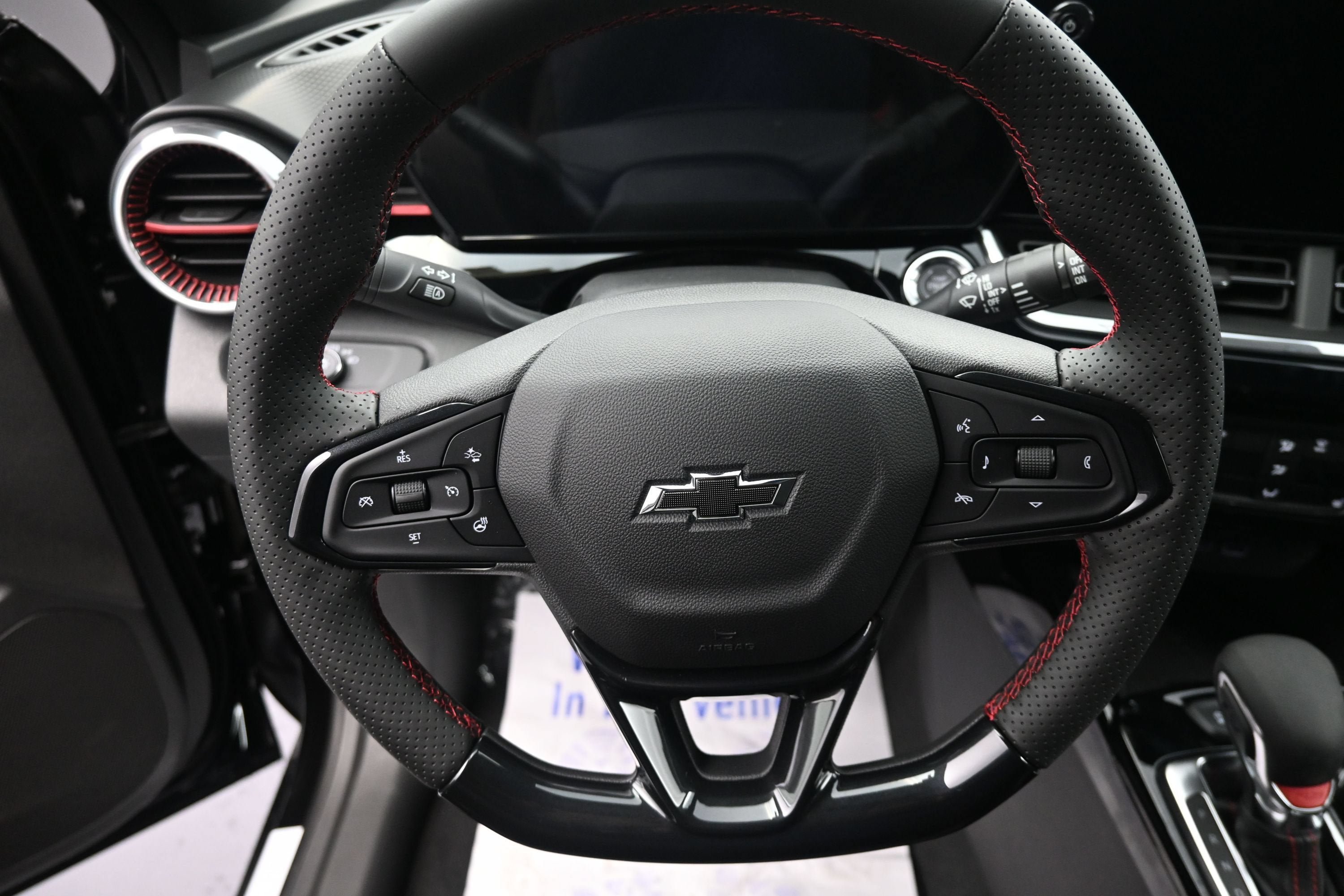 New 2026 Chevrolet Trax RS w/ Sunroof Package FWD image 12