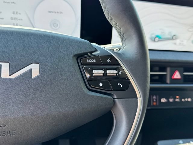 Certified 2024 Kia EV6 Light AWD/4WD image 21