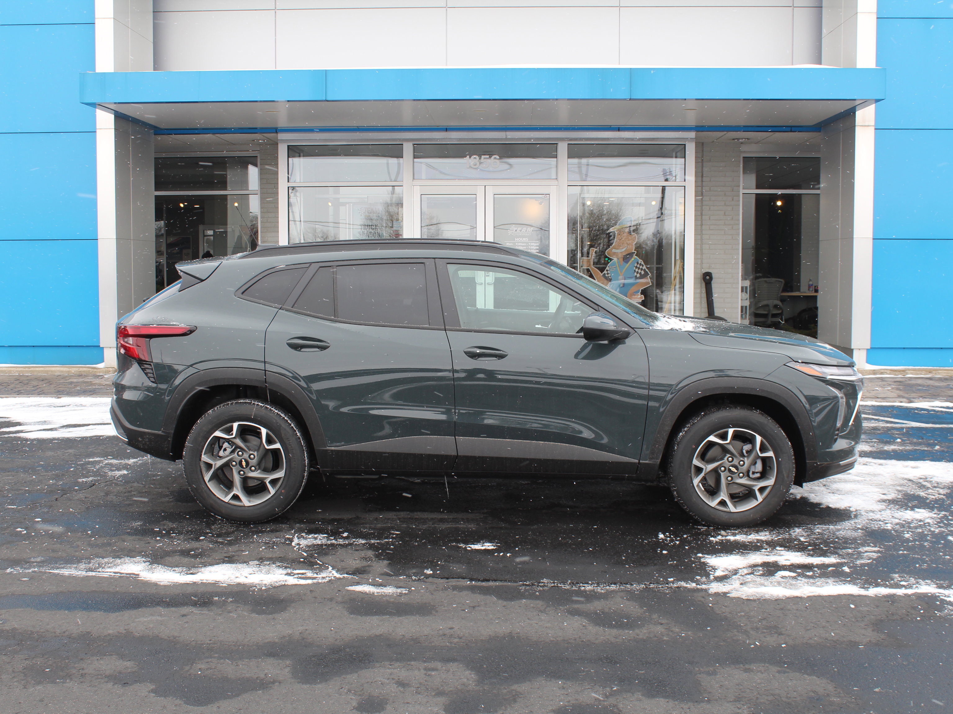 New 2026 Chevrolet Trax LT w/ Driver Confidence Package image 3