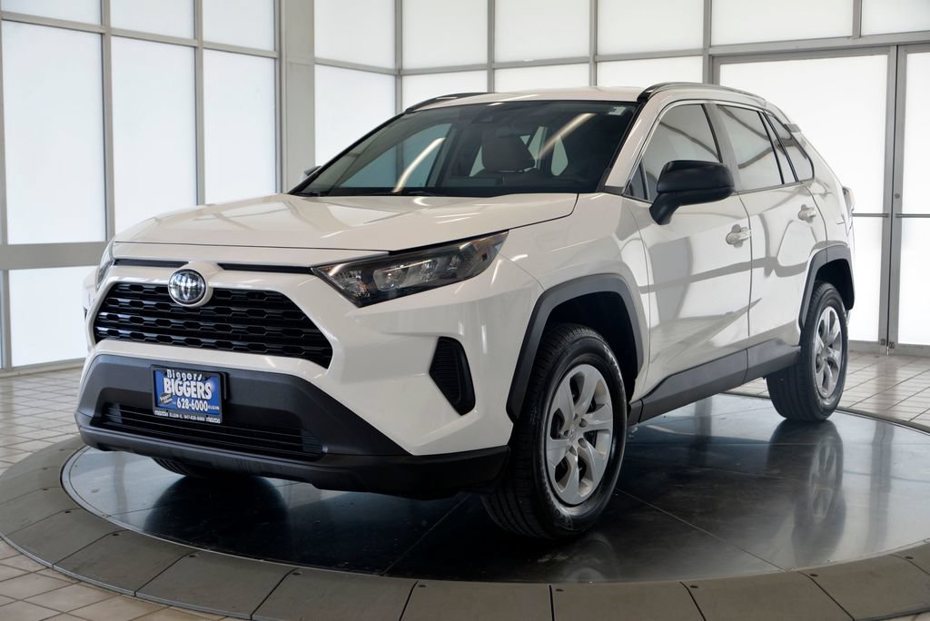 Used 2019 Toyota RAV4 LE FWD image 4