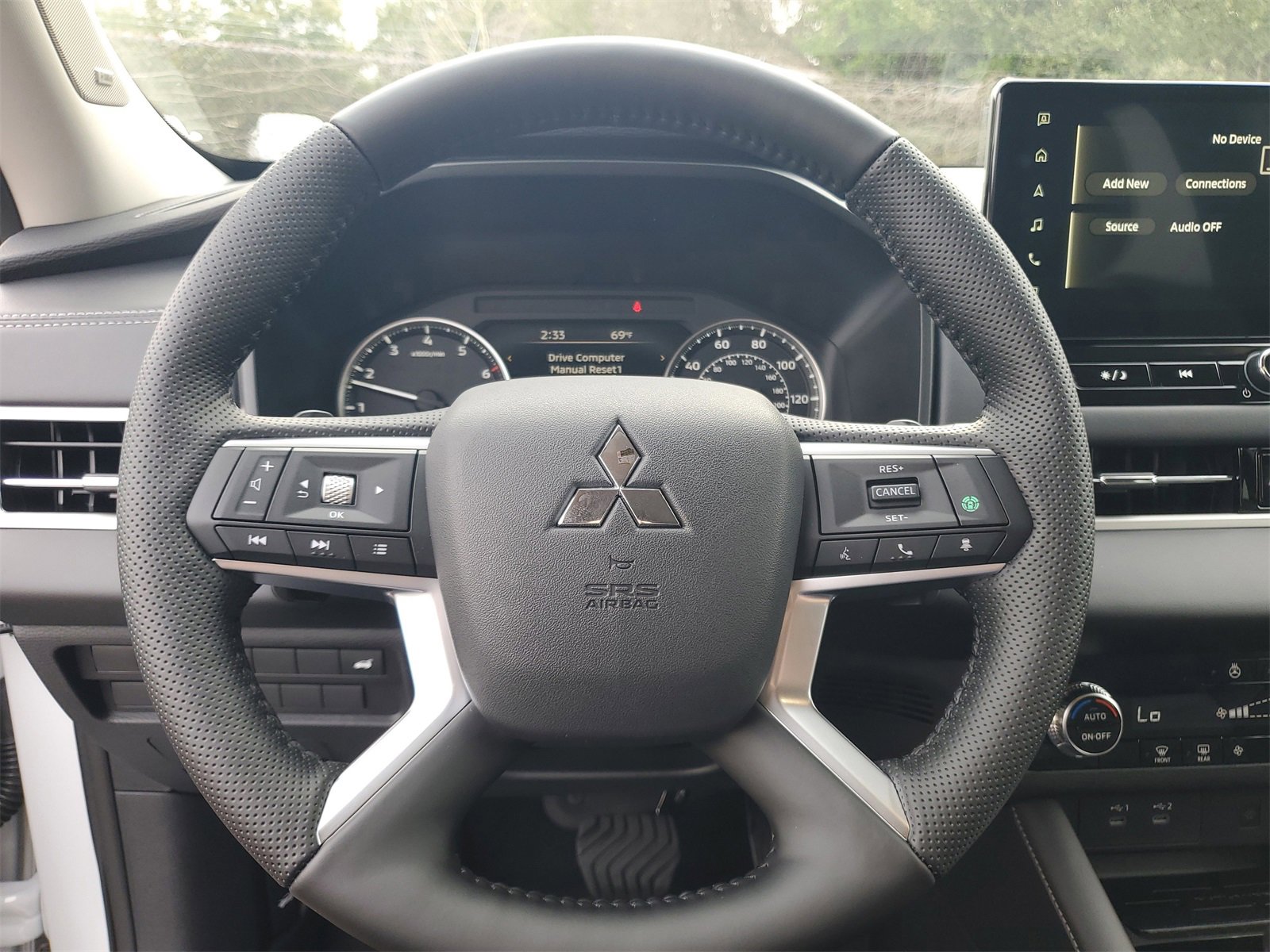 New 2026 Mitsubishi Outlander SE image 10