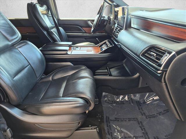 Used 2019 Lincoln Navigator Select AWD/4WD image 22