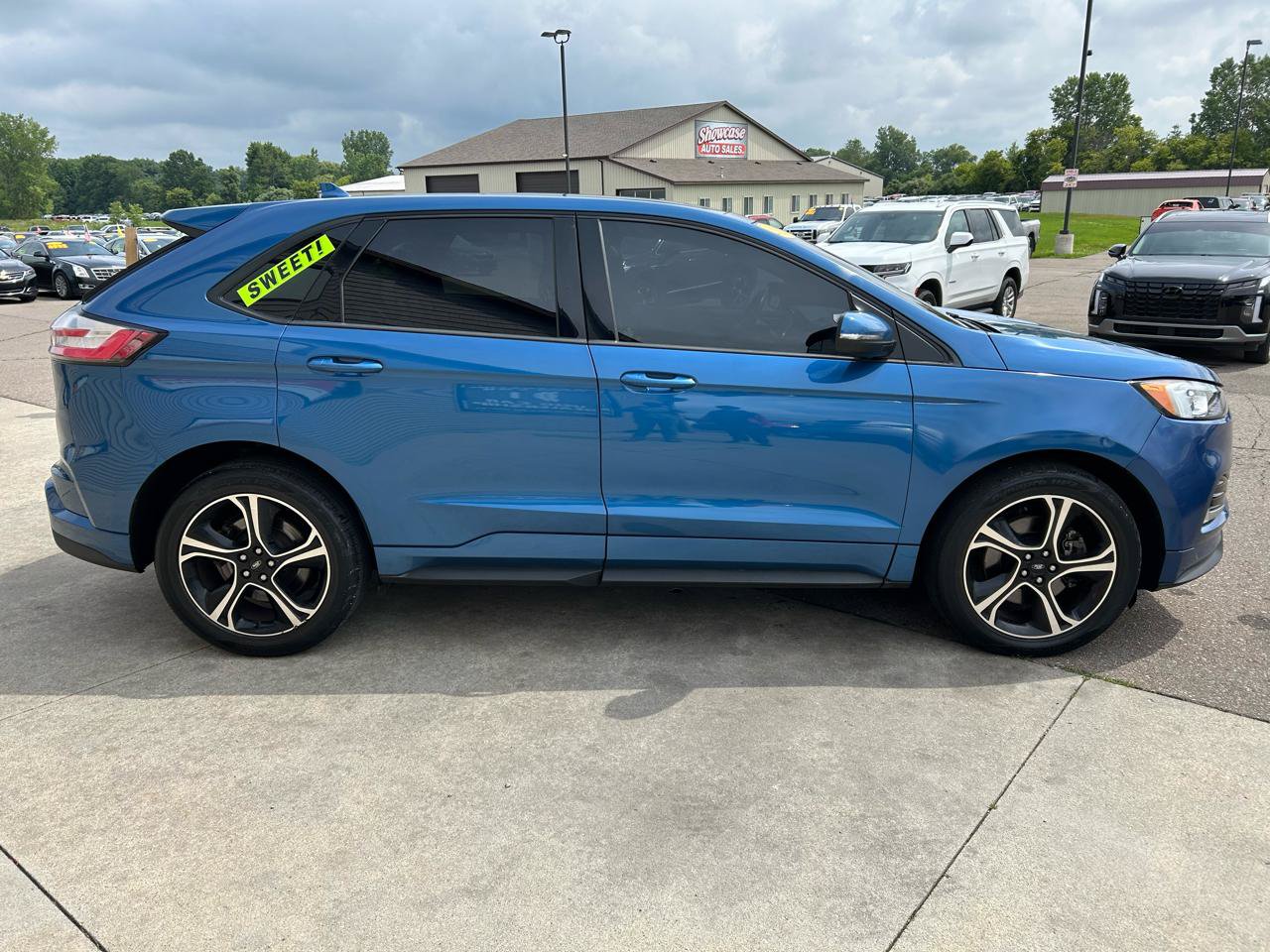 Used 2019 Ford Edge ST w/ Convenience Package AWD/4WD image 4