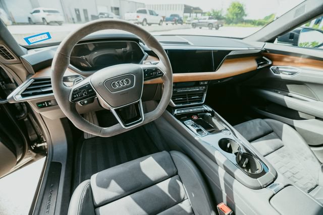 Used 2022 Audi e-tron GT Premium Plus AWD/4WD image 17
