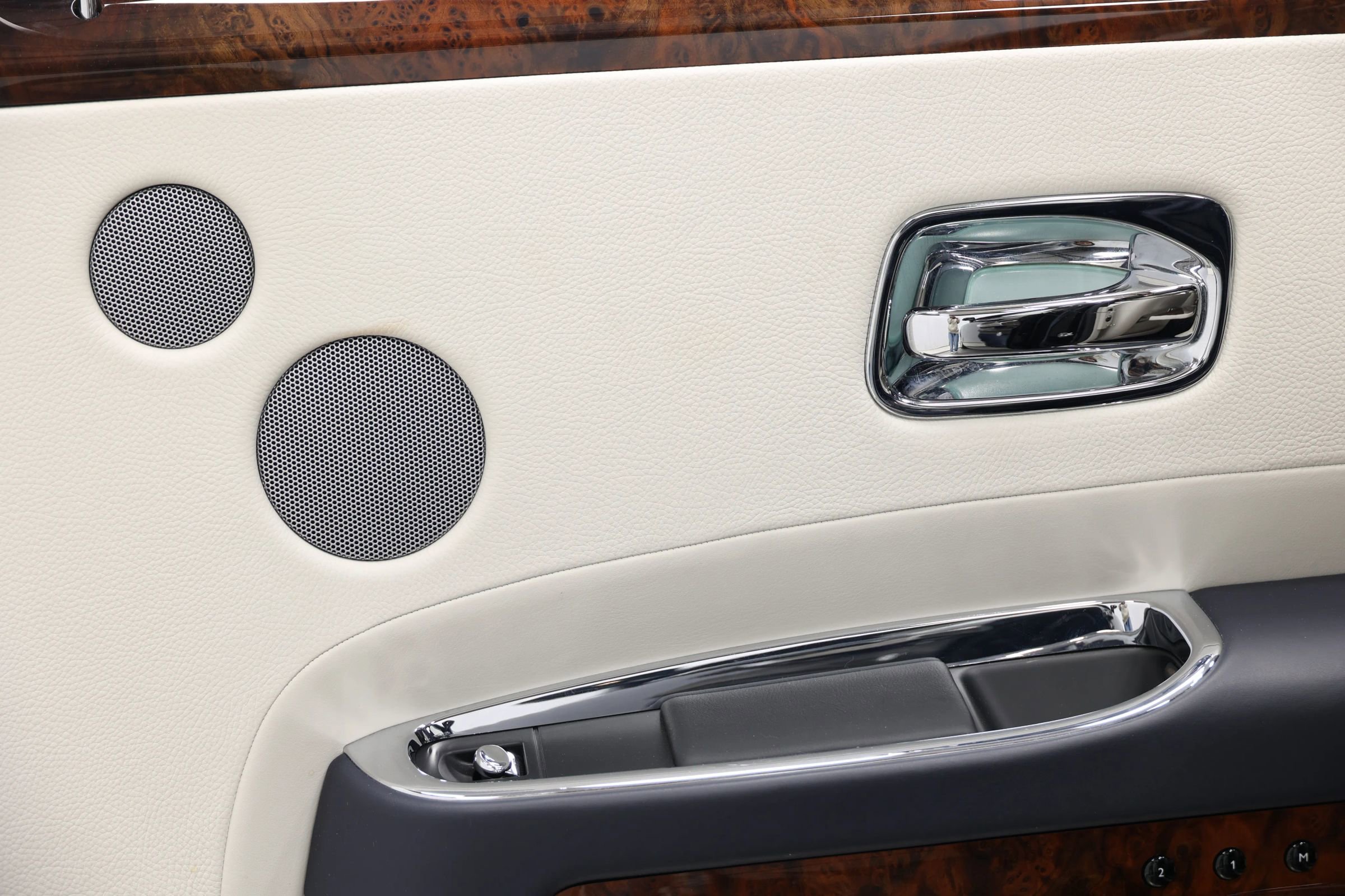 Used 2015 Rolls-Royce Ghost image 82