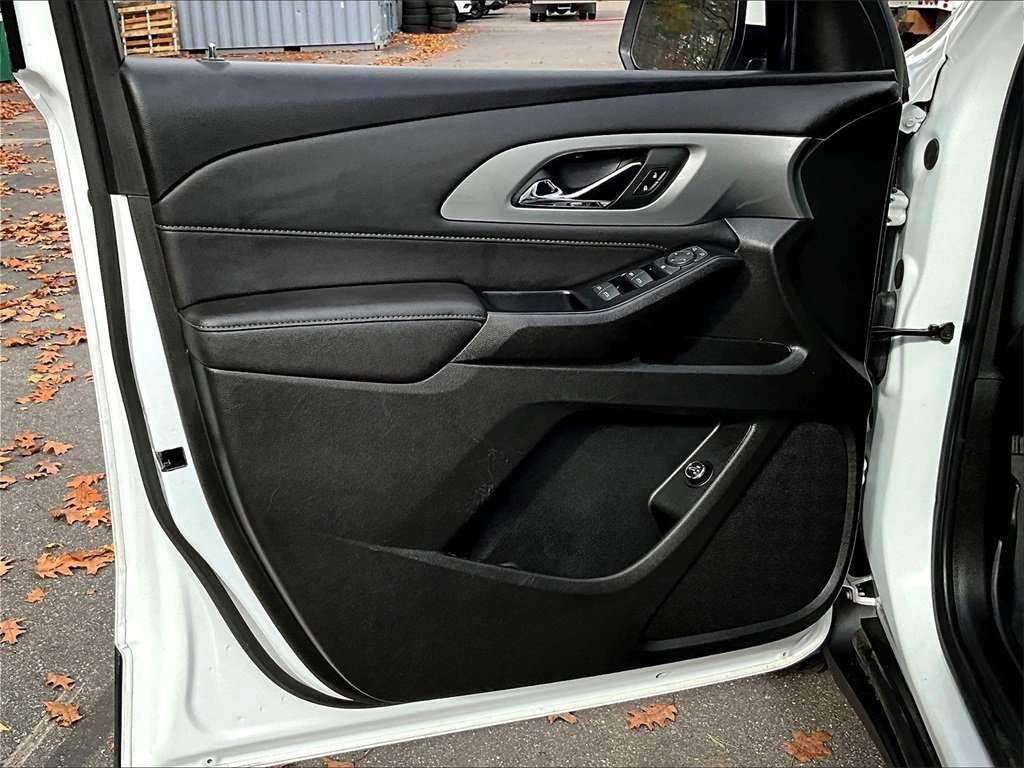 Used 2022 Chevrolet Traverse LT w/ LPO, Cargo Package image 9