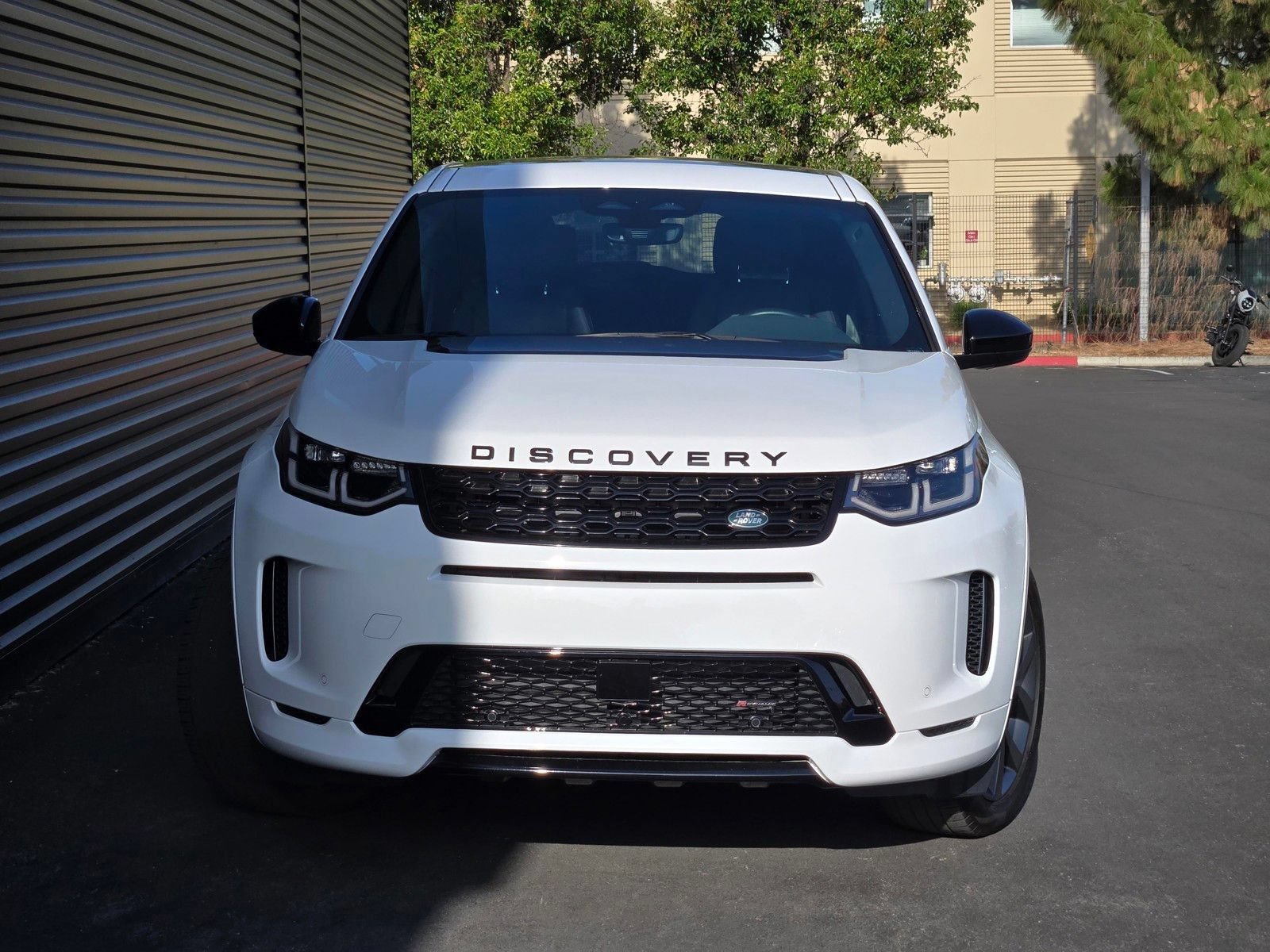 Used 2023 Land Rover Discovery Sport SE R-Dynamic AWD/4WD image 3