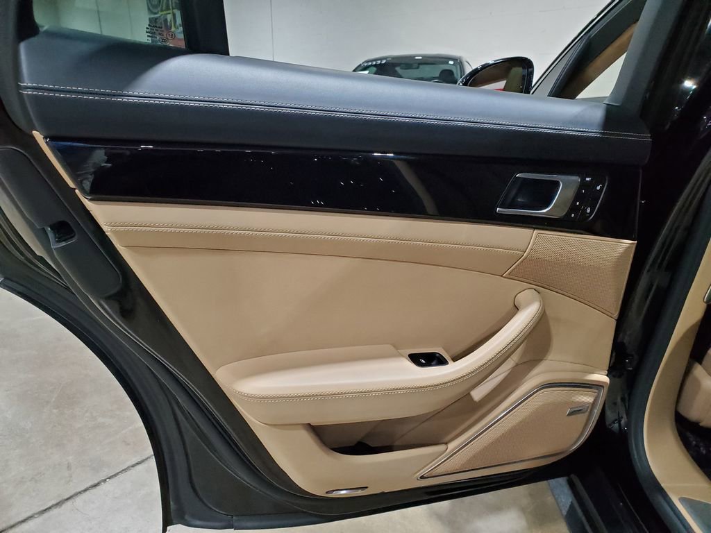 Used 2018 Porsche Panamera Turbo image 28