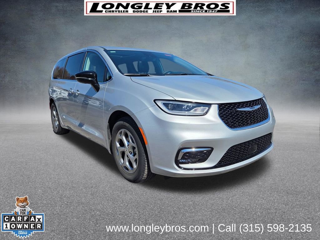 Used 2024 Chrysler Pacifica Limited image 1