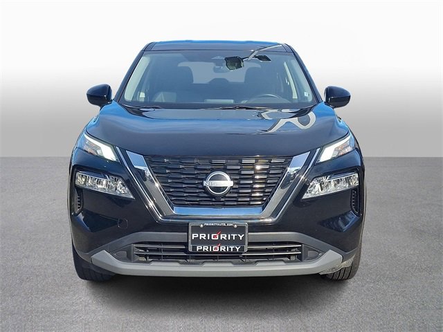 Used 2023 Nissan Rogue SV image 2