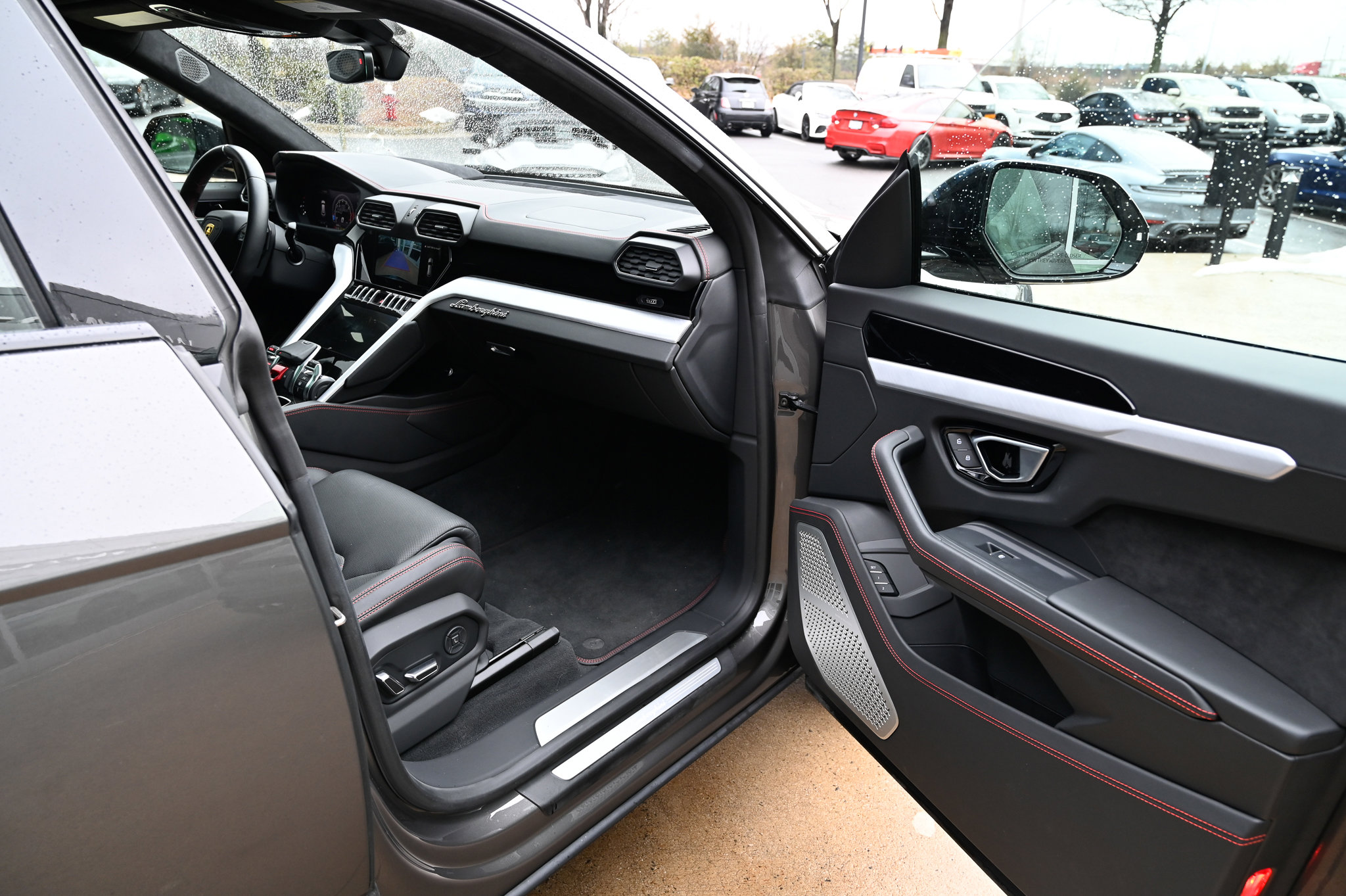 Used 2021 Lamborghini Urus image 54