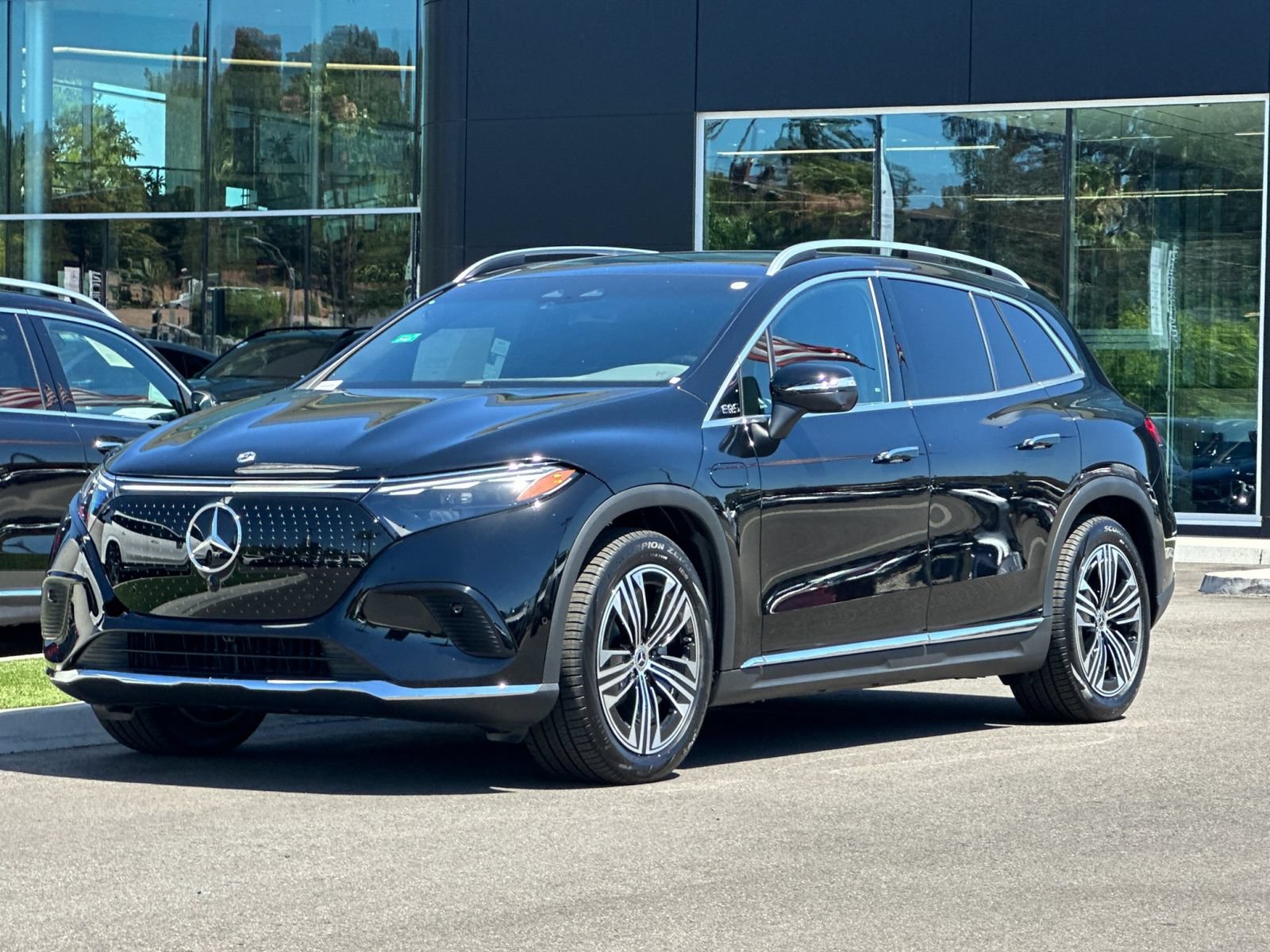 New 2026 Mercedes-Benz EQS 400 4MATIC SUV image 7