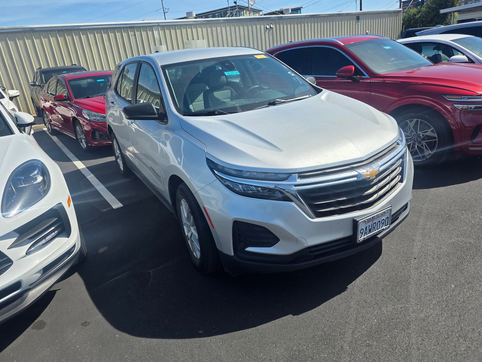 Used 2022 Chevrolet Equinox LS FWD image 2