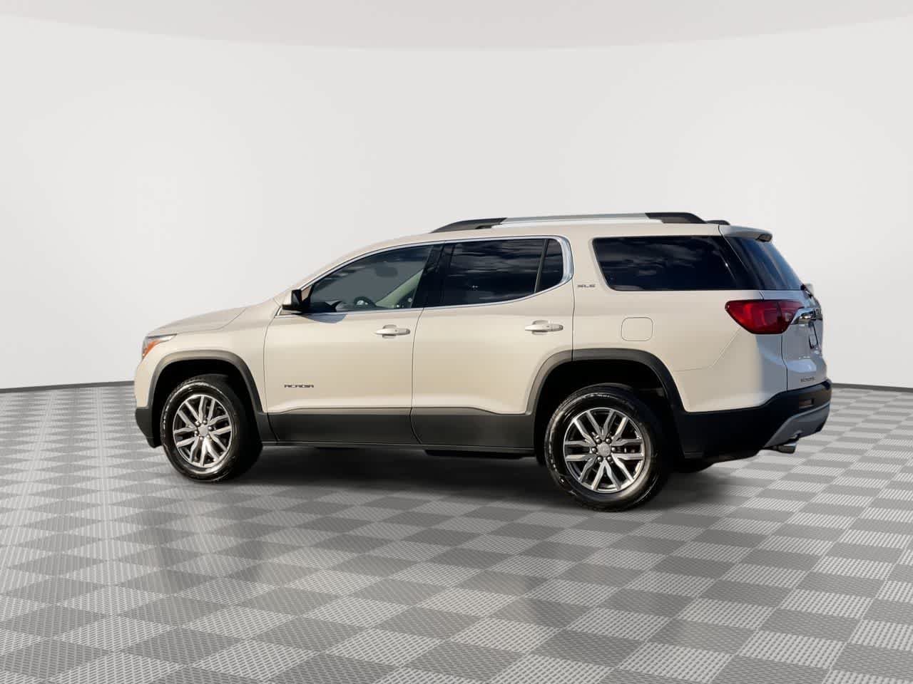 Used 2019 GMC Acadia SLE AWD/4WD image 6