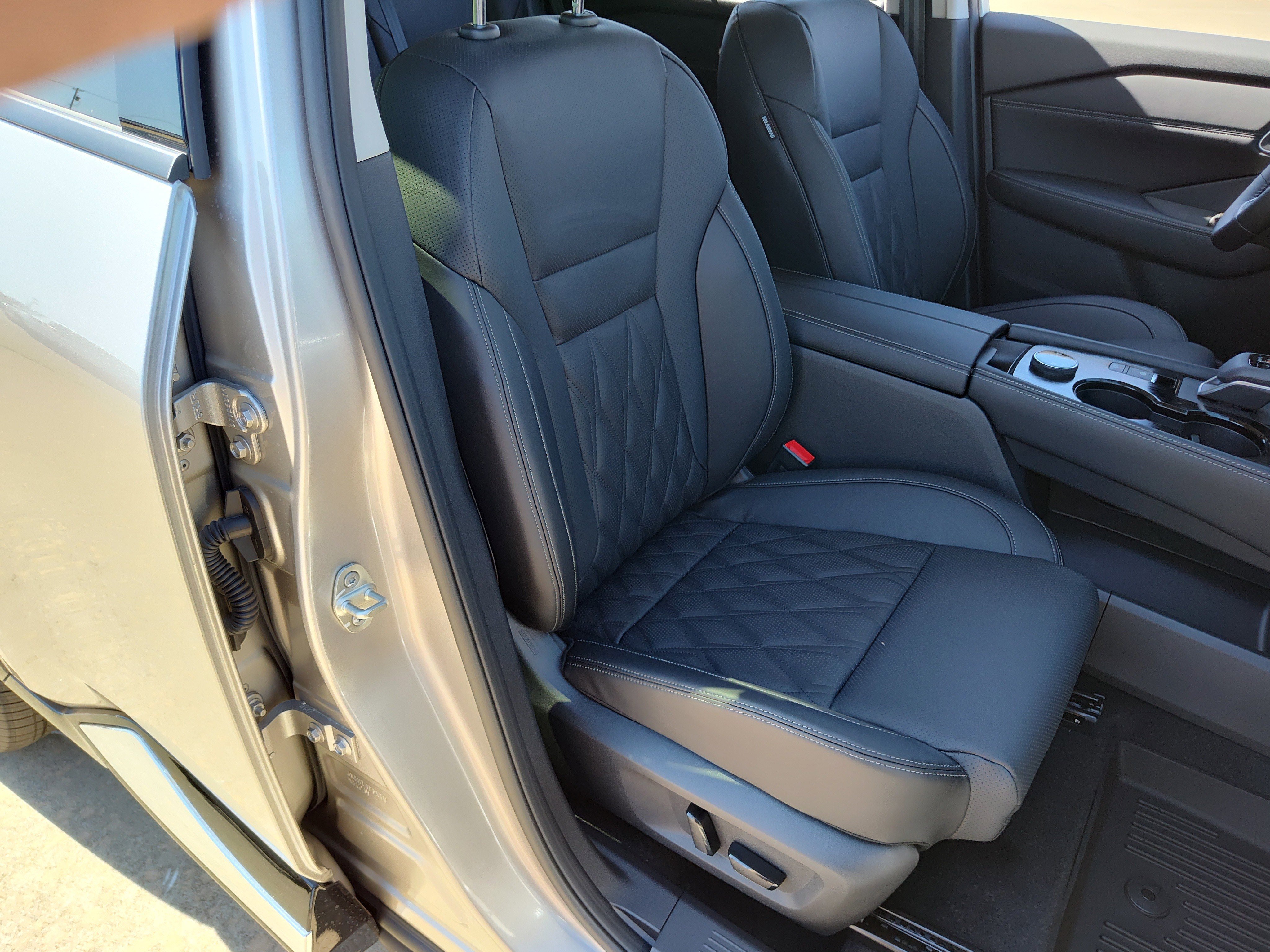 New 2026 Nissan Rogue Platinum w/ Platinum Premium Package image 13