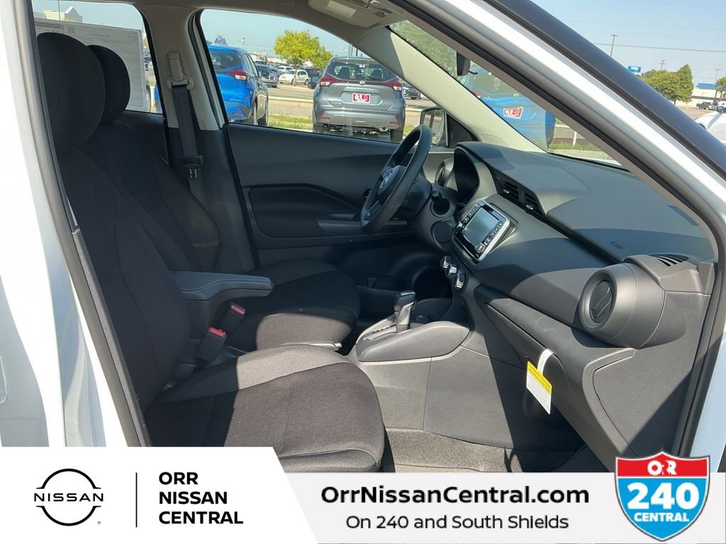 New 2025 Nissan Kicks Play S image 11