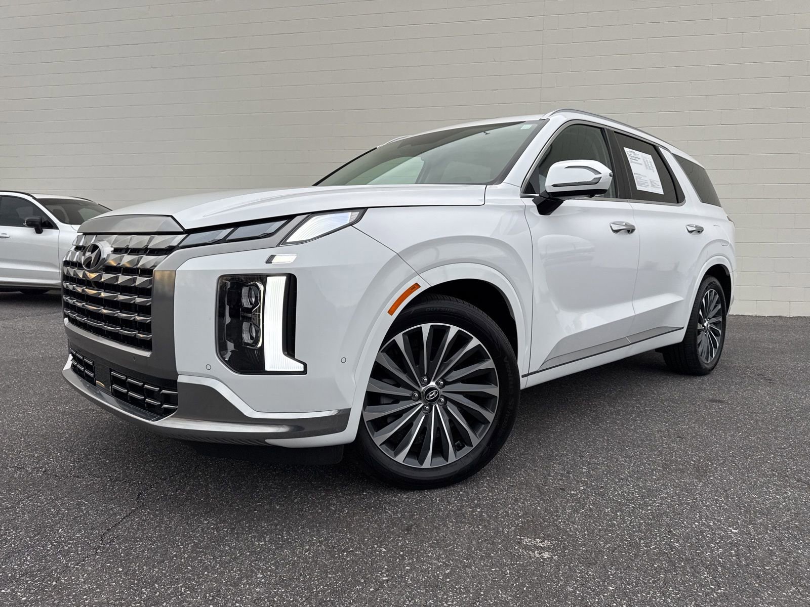 Used 2025 Hyundai Palisade Calligraphy image 1