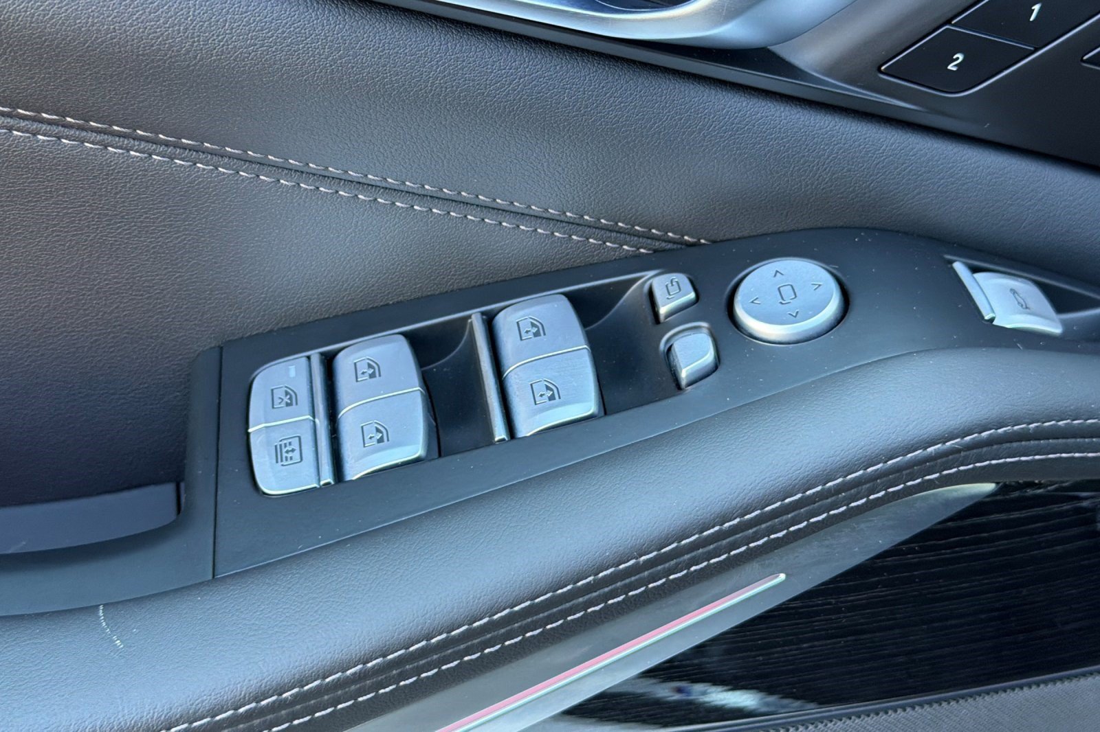 Used 2025 BMW X7 M60i AWD/4WD image 13