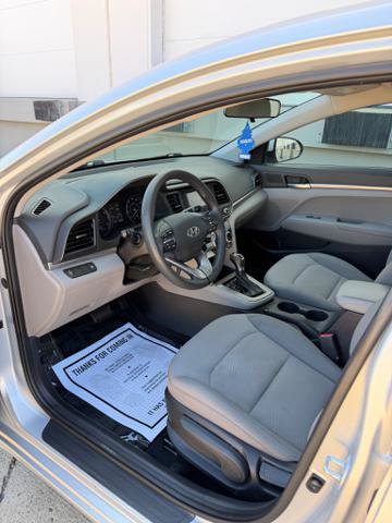 Used 2019 Hyundai Elantra SE FWD image 10