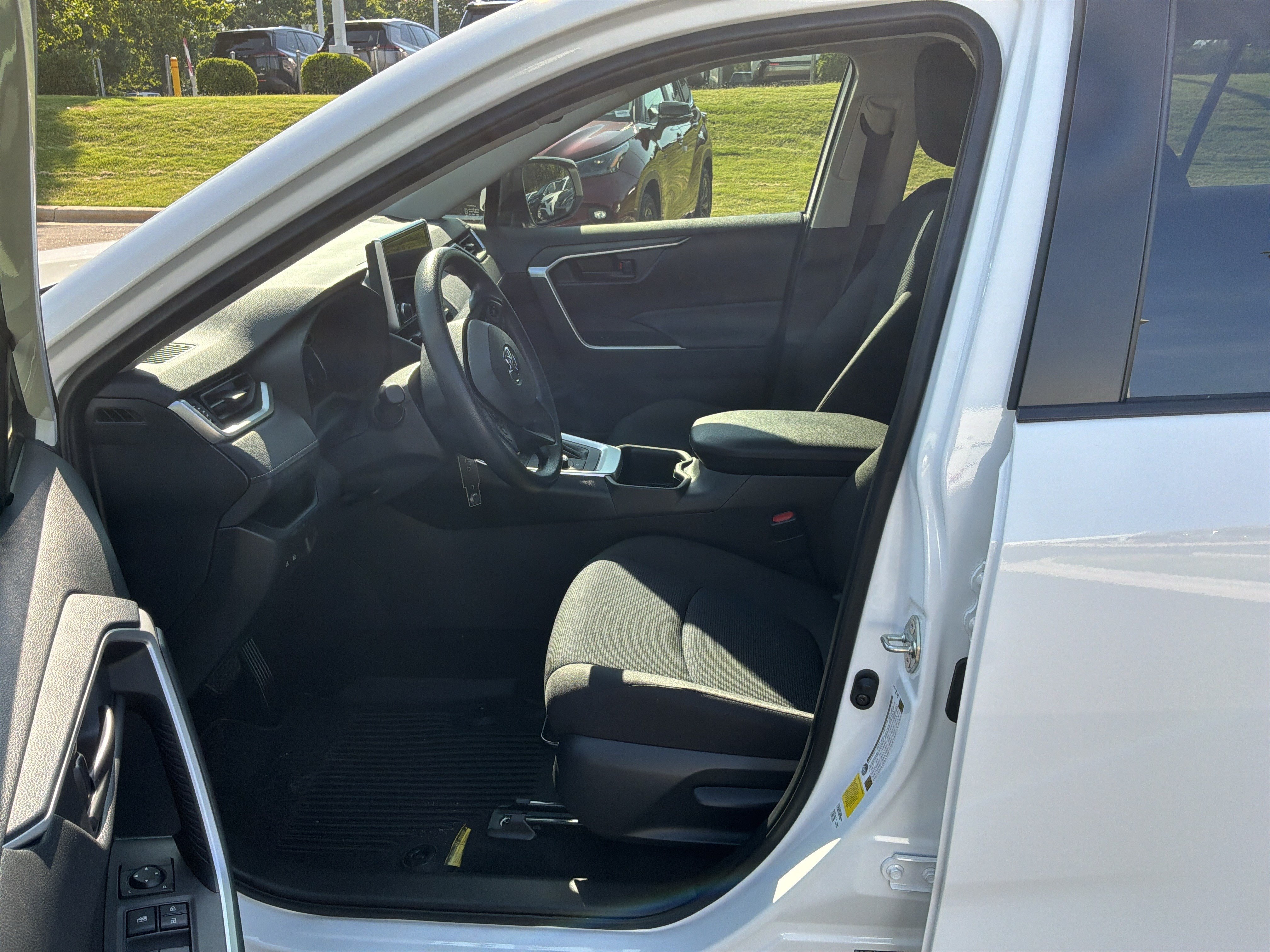 Used 2025 Toyota RAV4 LE AWD/4WD image 16