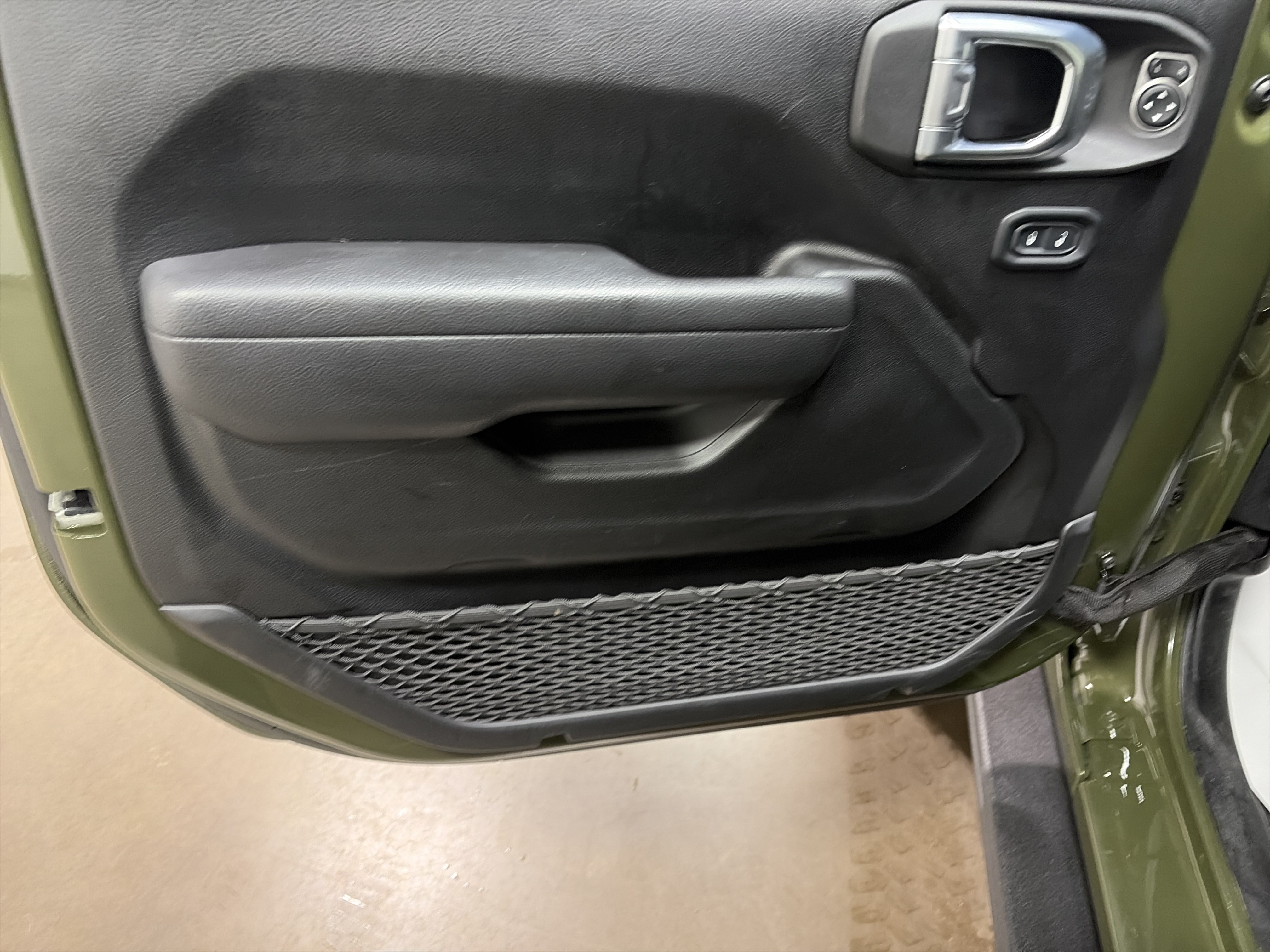 Used 2022 Jeep Wrangler Sport AWD/4WD image 11