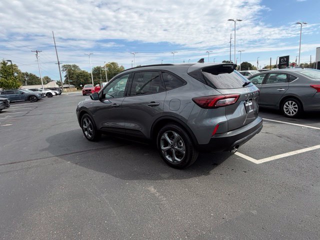 Used 2025 Ford Escape ST-Line FWD image 12