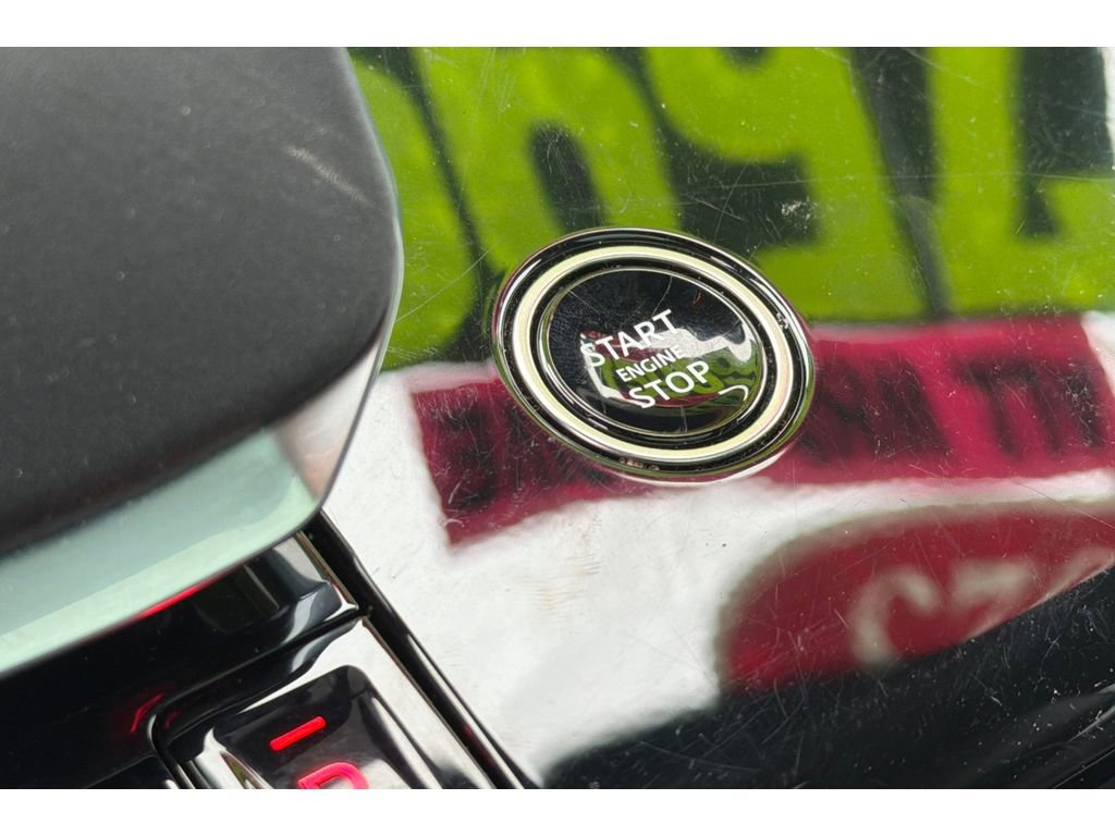 Used 2025 Land Rover Range Rover Sport SE image 26