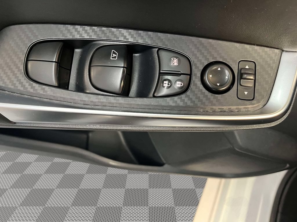 Used 2023 Nissan Sentra SR w/ Electronics Package FWD image 14