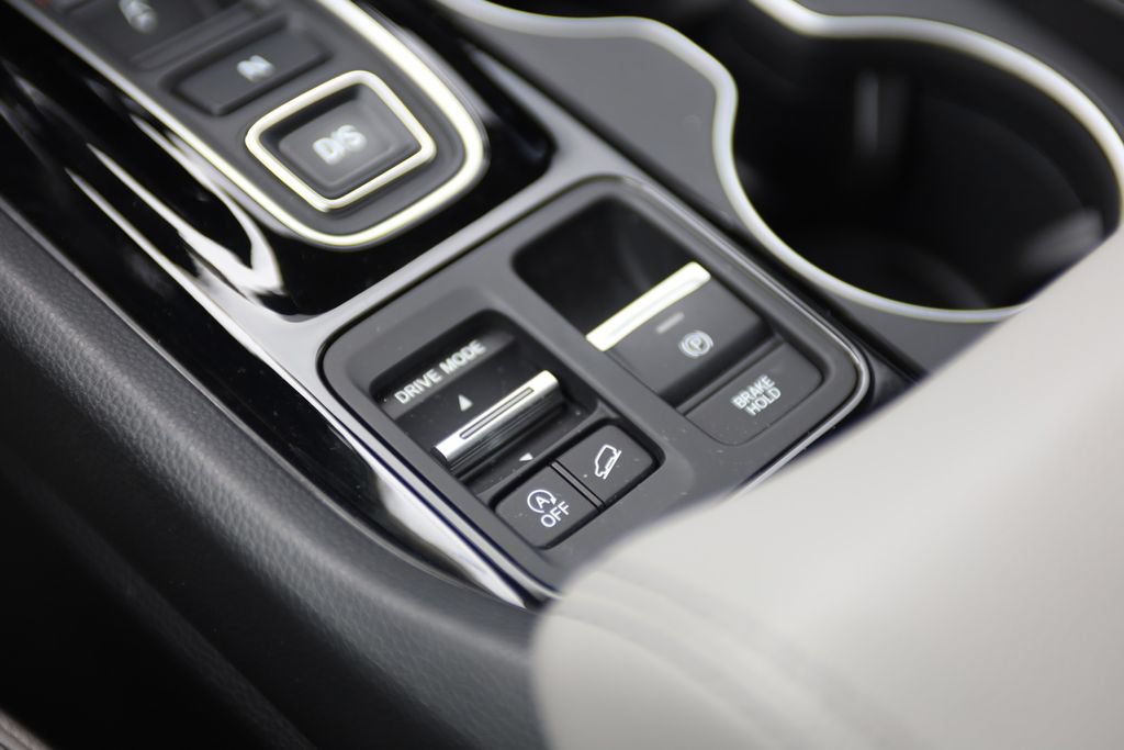 Used 2025 Honda Pilot EX-L image 28
