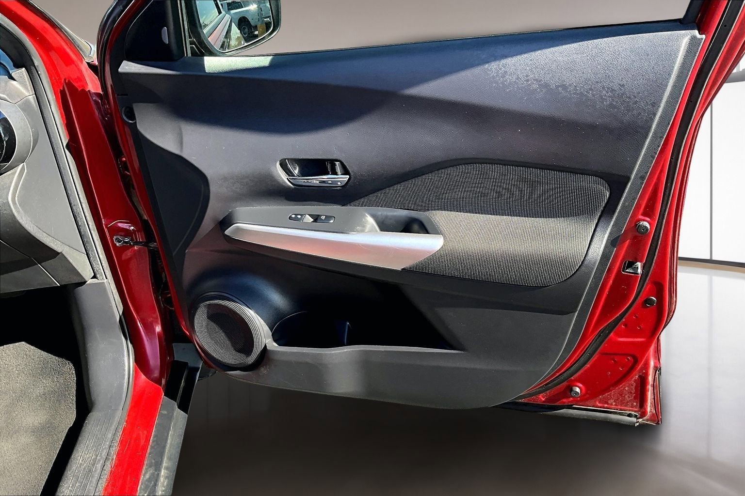 Used 2020 Nissan Kicks SV image 28