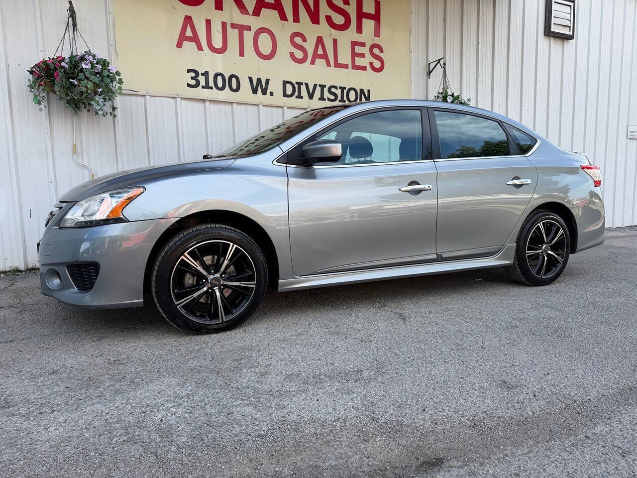 Used 2014 Nissan Sentra SR w/ SR Driver Package FWD image 8