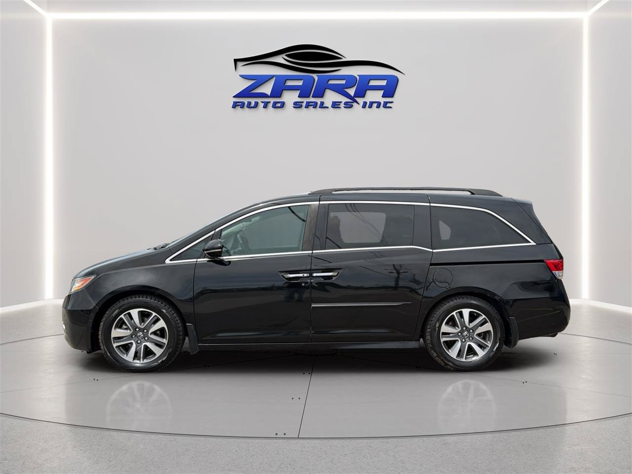 Used 2016 Honda Odyssey Touring Elite image 4