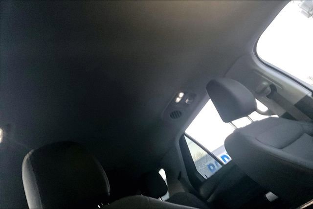 Used 2022 Ford Explorer XLT image 17