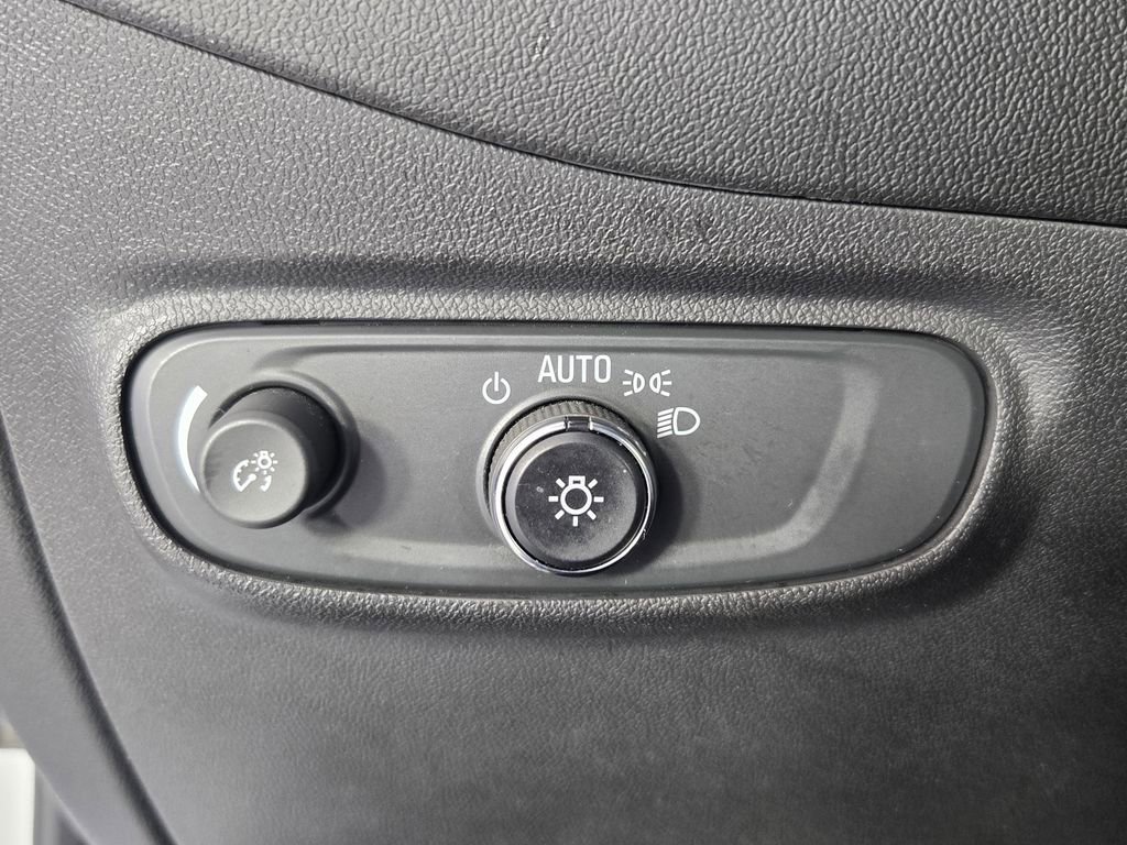 Used 2023 Chevrolet Equinox LS w/ LS Convenience Package FWD image 22