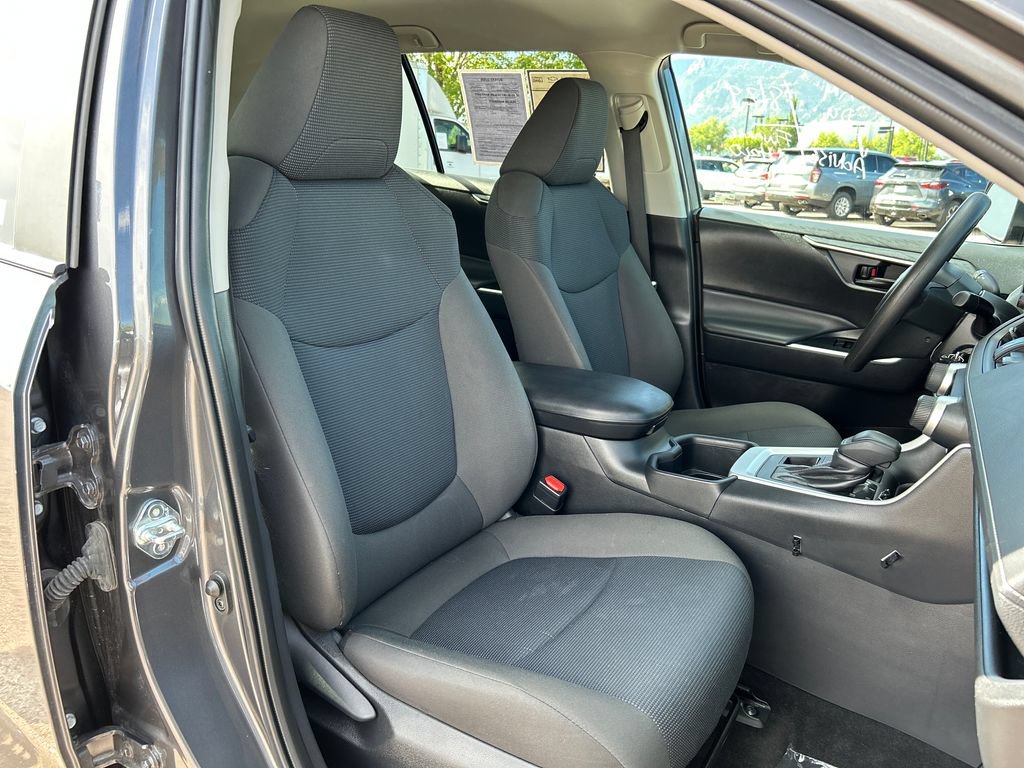 Used 2023 Toyota RAV4 LE AWD/4WD image 16